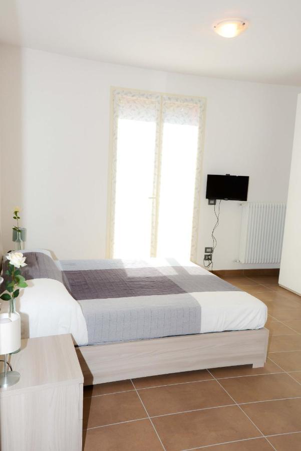 לינה וארוחת בוקר Torriana Rinaldi House מראה חיצוני תמונה